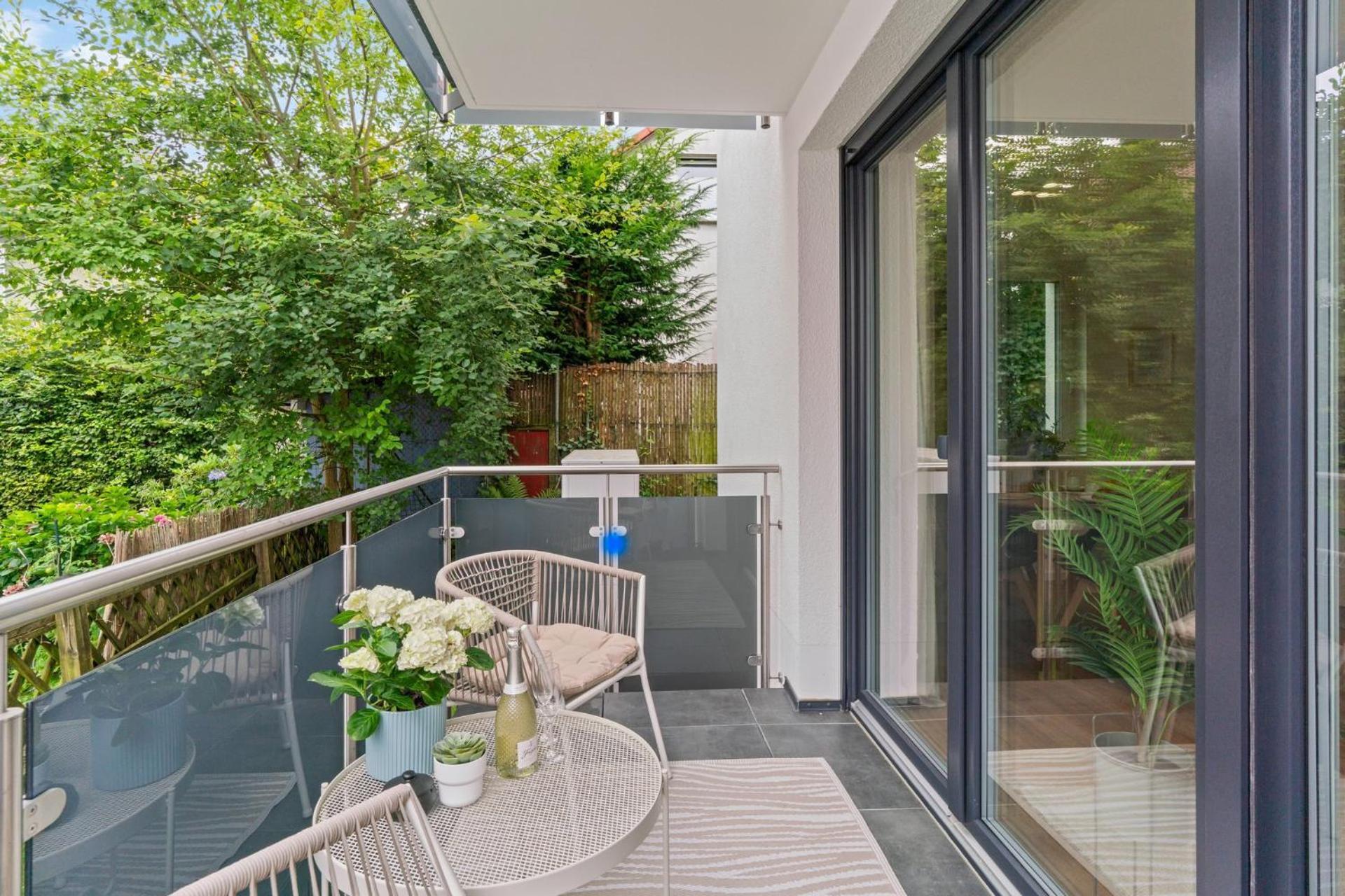 Deluxe Apartment In Bielefeld City Mit Parkplatz Und Balkon Luaran gambar